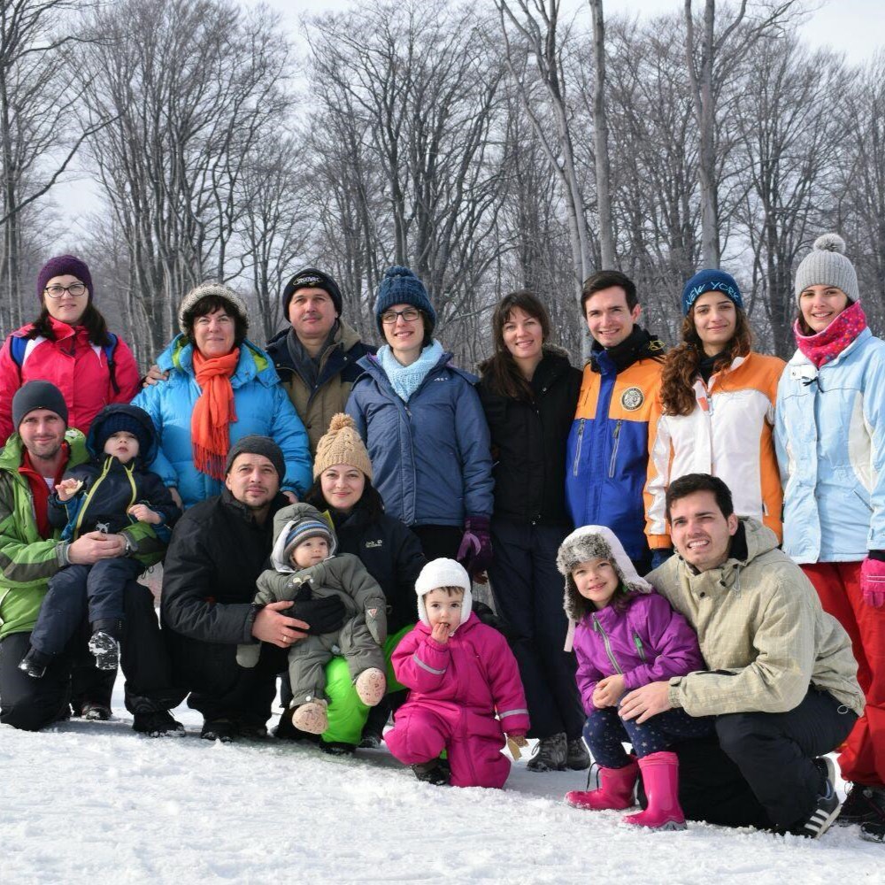 tineri - Biserica Crestina Baptista Ghiroda