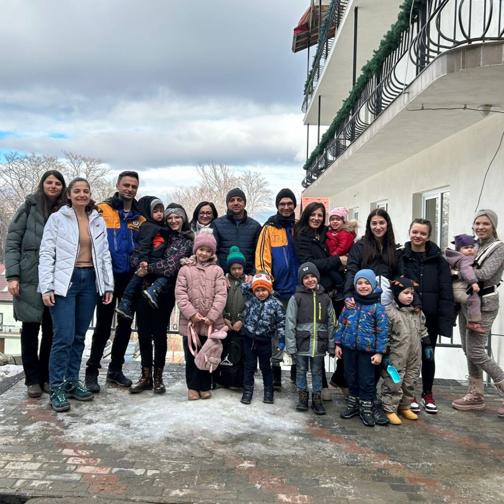 tineri - Biserica Crestina Baptista Ghiroda